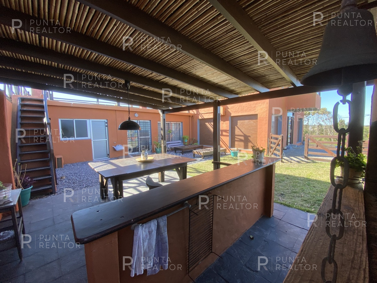 Casa ID.807 - Casa Venta 5 dormitorios, Altos de Punta Piedras, Manantiales, Uruguay