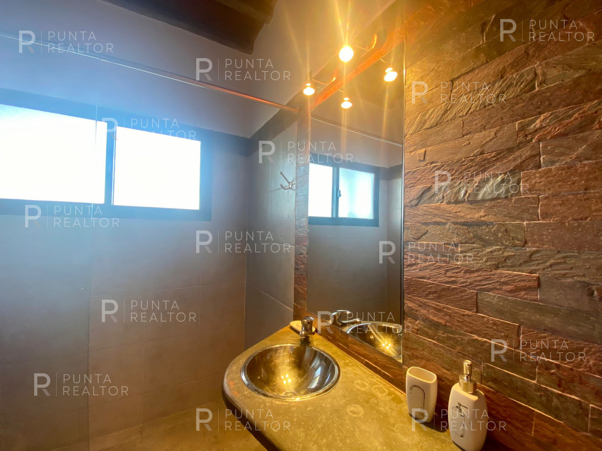 Casa ID.2055 - Casa Alquiler, 4 dormitorios, Pileta, Arenas de José Ignacio, Uruguay