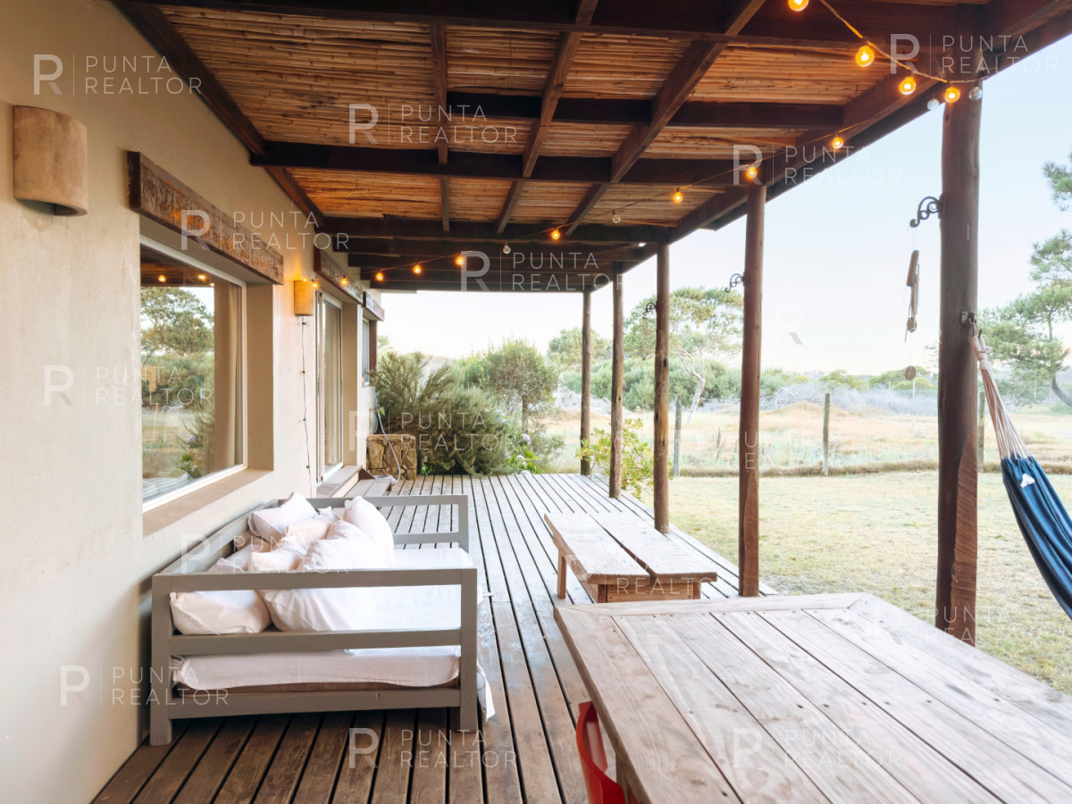 Casa ID.158 - Casa Alquiler, 4 Dormitorios, Pileta, Arenas de José Ignacio, José Ignacio, Uruguay
