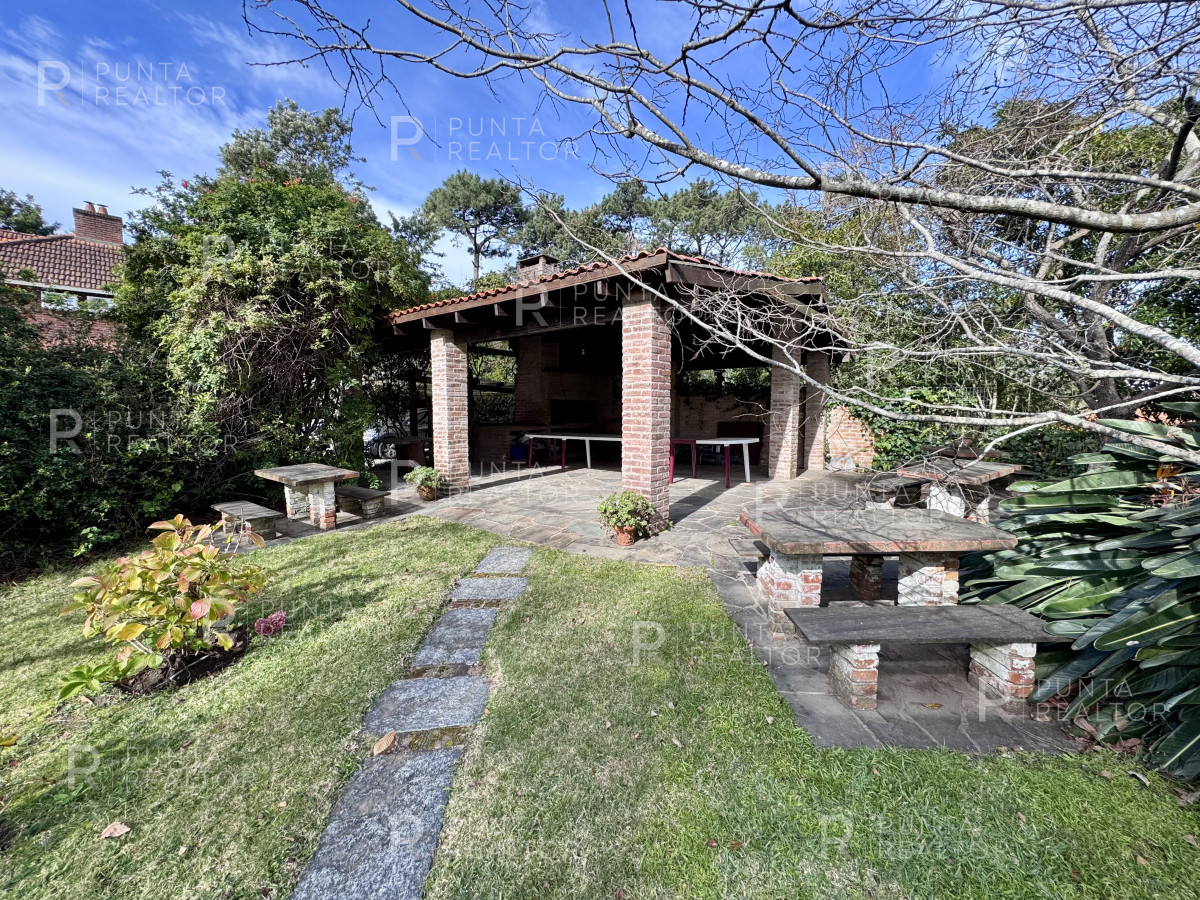 Casa ID.2339 - Casa Venta, 5 dormitorios, Punta del Este, Uruguay