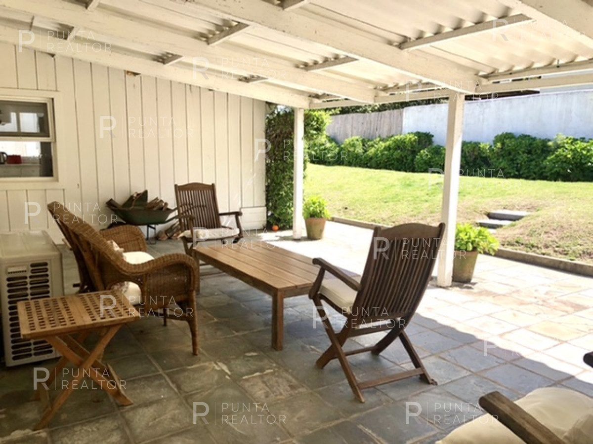 Casa ID.816 - Casa alquiler 6 dormitorios, La Barra, Uruguay