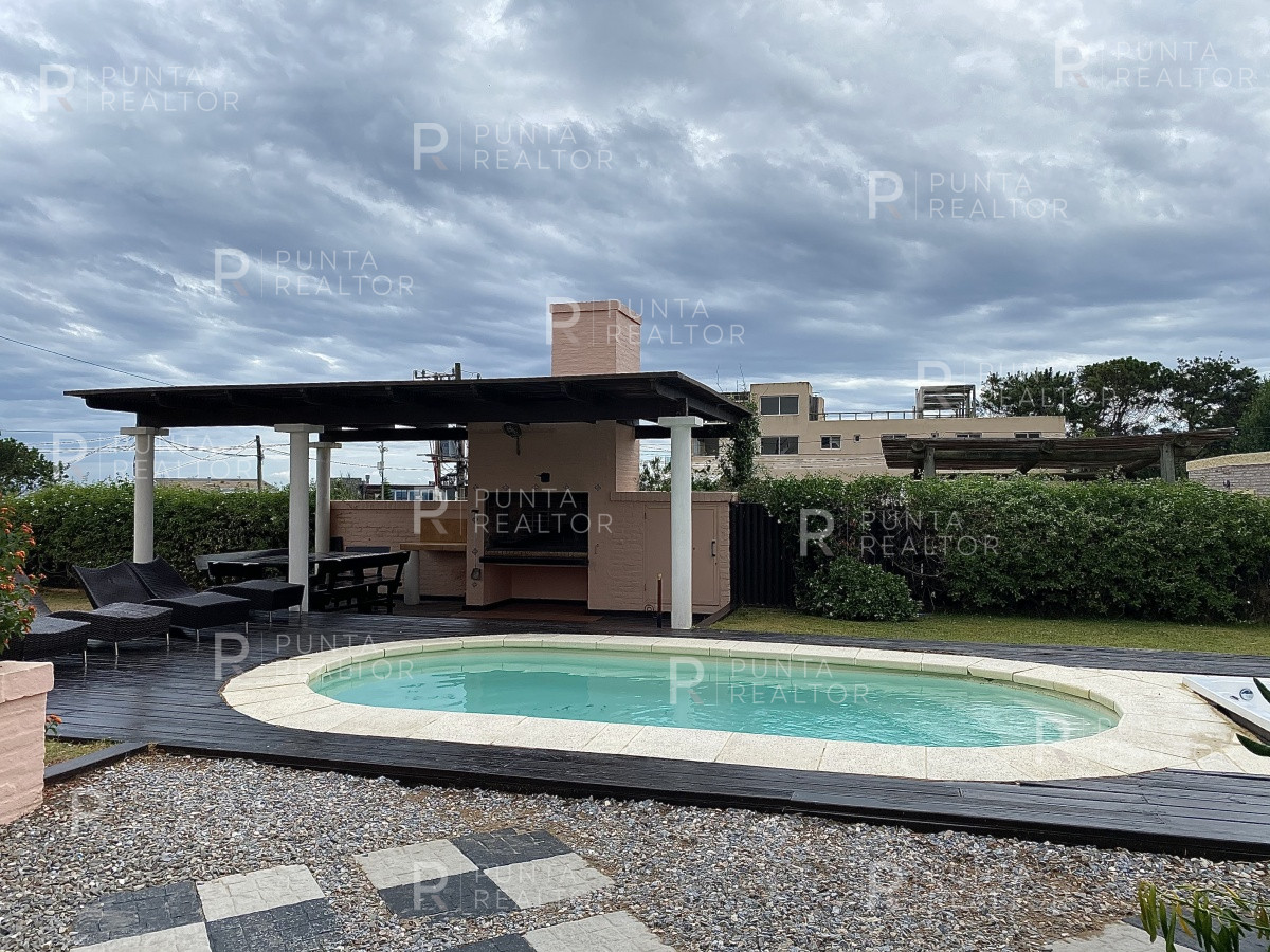 Casa ID.163 - Casa alquiler 4 dormitorios, pileta, Manantiales, Uruguay