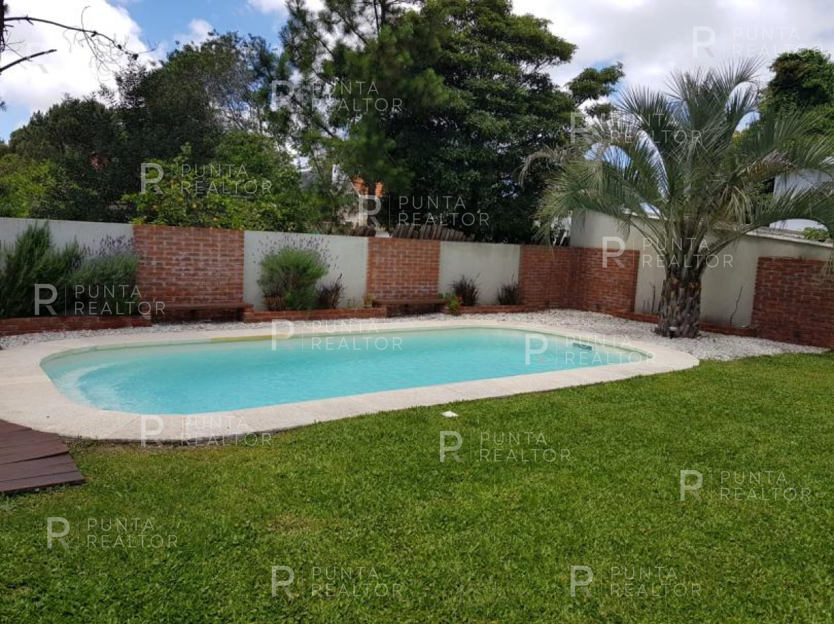 Casa ID.767 - Casa a la venta de 4 dormitorios en Pinares, Punta del Este, Uruguay 