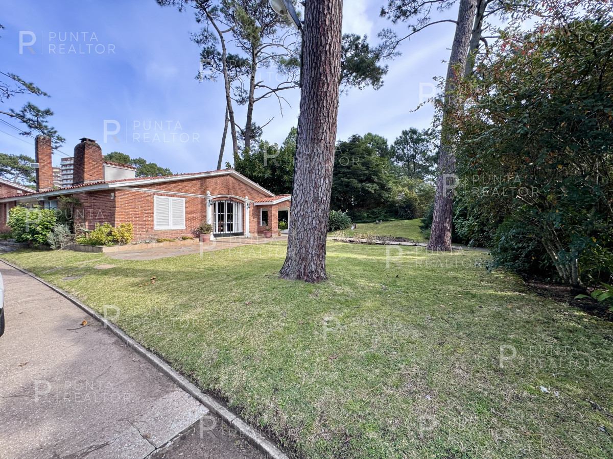 Casa ID.2339 - Casa Venta, 5 dormitorios, Punta del Este, Uruguay