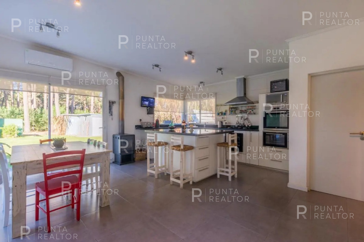 Casa ID.1773 - Venta casa 4 dormitorios La Barra, Uruguay 