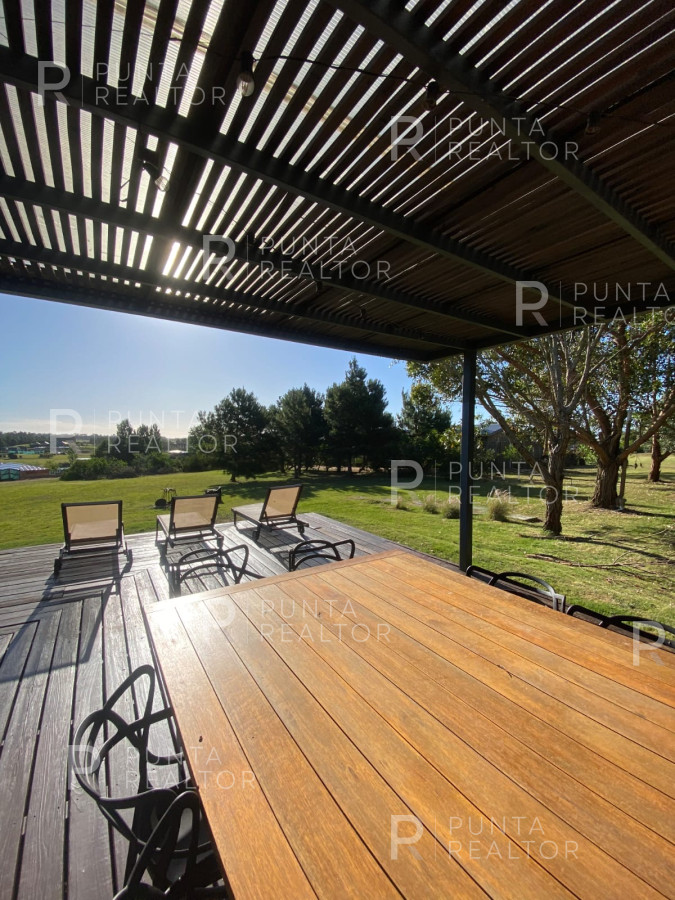 Casa ID.2532 - Alquiler Casa, 5 Dormitorios, Pueblo Mío, Manantiales, Uruguay