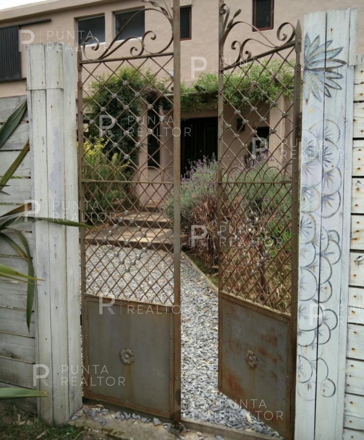 Casa ID.142 - Casa venta 4 dormitorios, El Tesoro, La Barra, Uruguay
