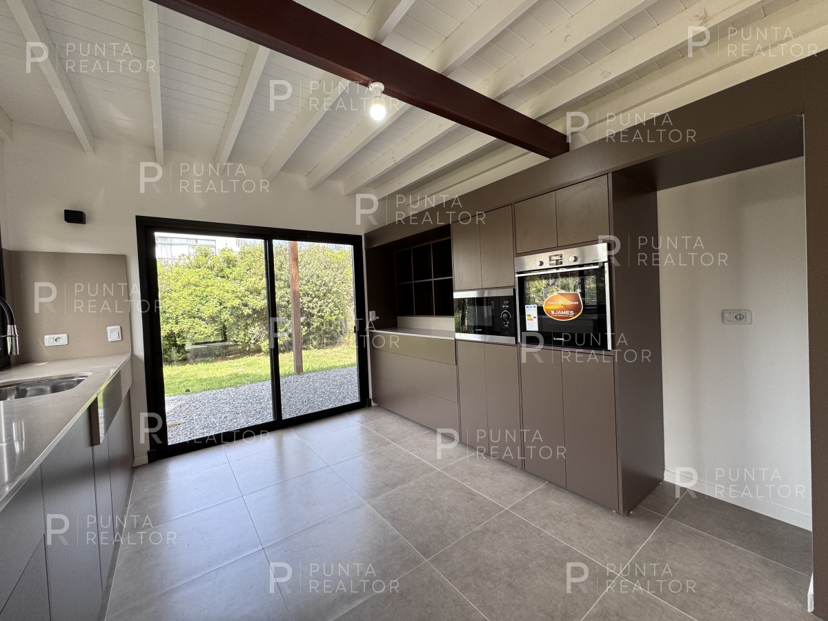 Casa ID.2011 - Casa venta, 3 dormitorios, El Tesoro, La Barra, Uruguay