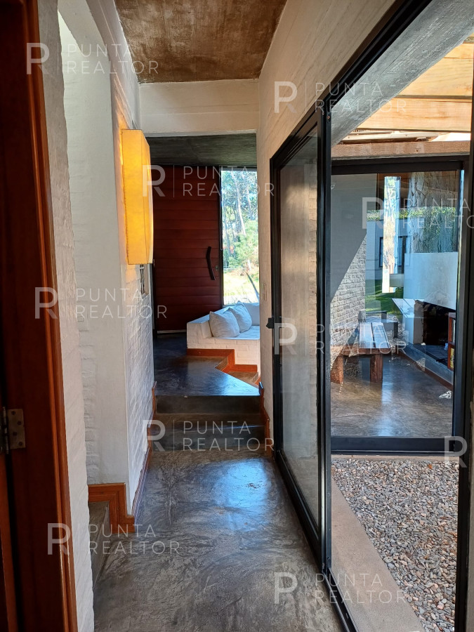Casa ID.502 - casa Alquiler 4 dormitorios, Pileta, Montoya, La Barra, Uruguay