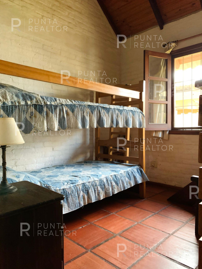Casa ID.1371 - Alquiler Casa, 4 Dormitorios, El Tesoro, La Barra, Punta del Este