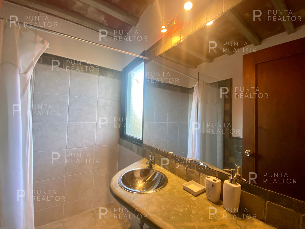 Casa ID.2055 - Casa Alquiler, 4 dormitorios, Pileta, Arenas de José Ignacio, Uruguay