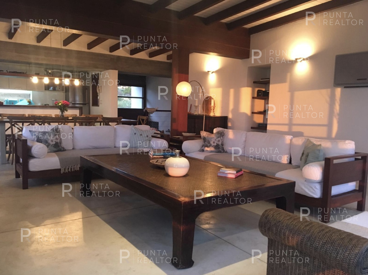 Casa ID.2155 - Casa venta 5 dormitorios, pileta, El Chorro, Manantiales, Uruguay