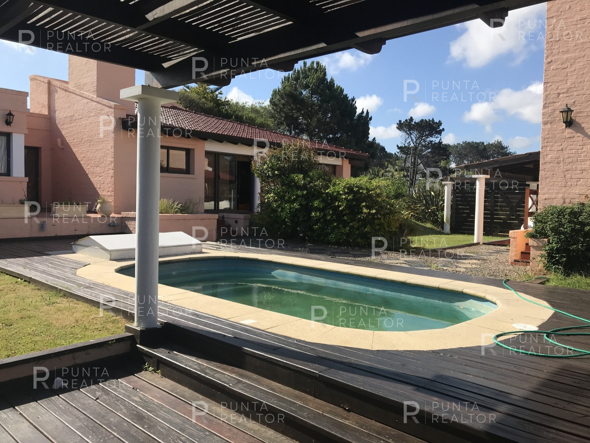 Casa ID.163 - Casa alquiler 4 dormitorios, pileta, Manantiales, Uruguay