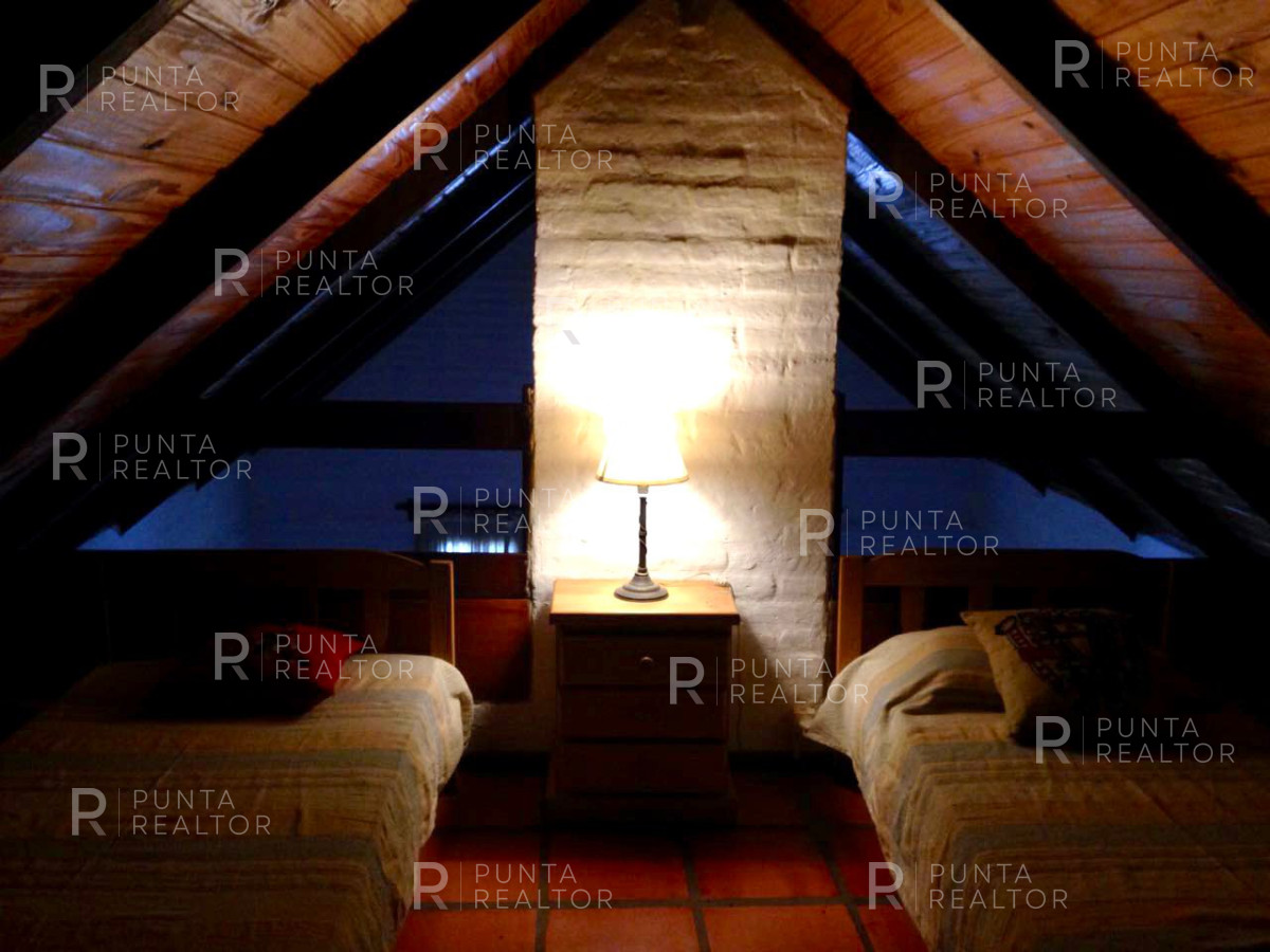 Casa ID.1371 - Alquiler Casa, 4 Dormitorios, El Tesoro, La Barra, Punta del Este