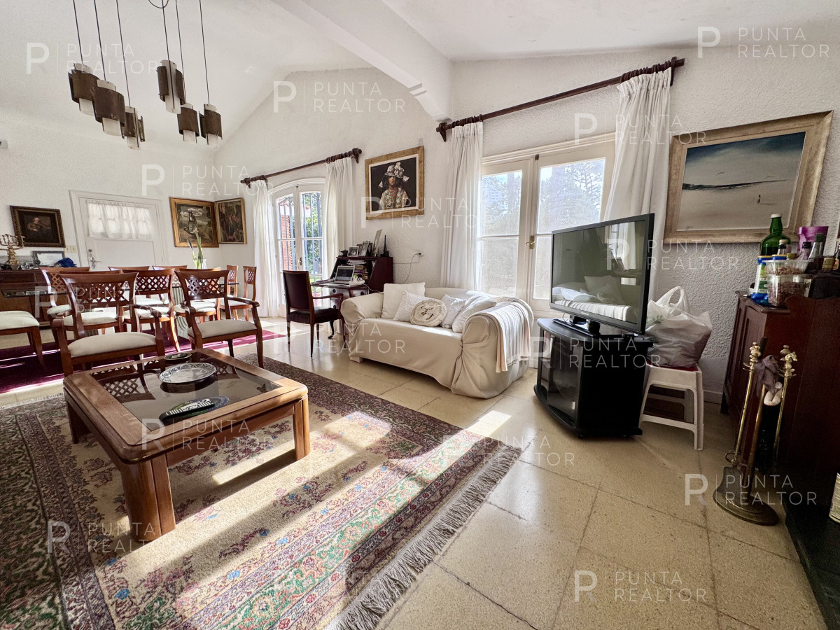 Casa ID.2339 - Casa Venta, 5 dormitorios, Punta del Este, Uruguay