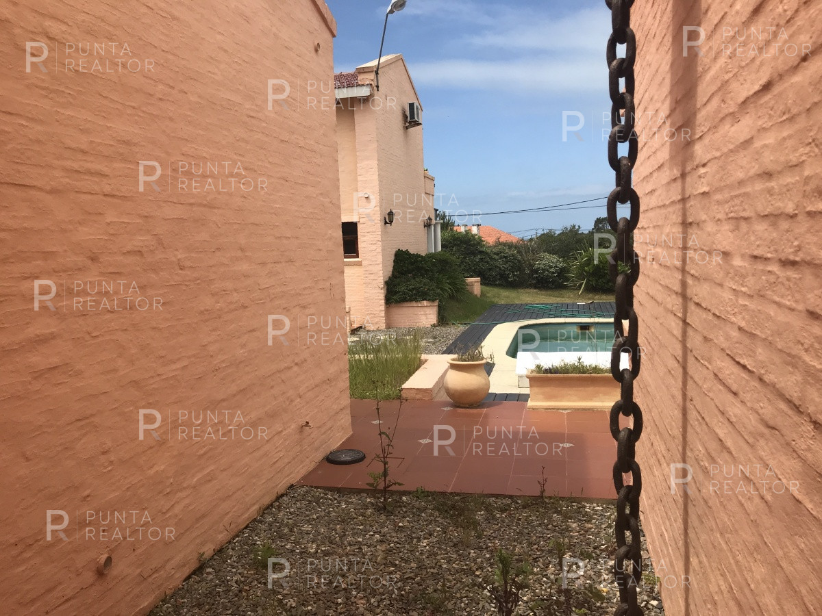 Casa ID.163 - Casa alquiler 4 dormitorios, pileta, Manantiales, Uruguay