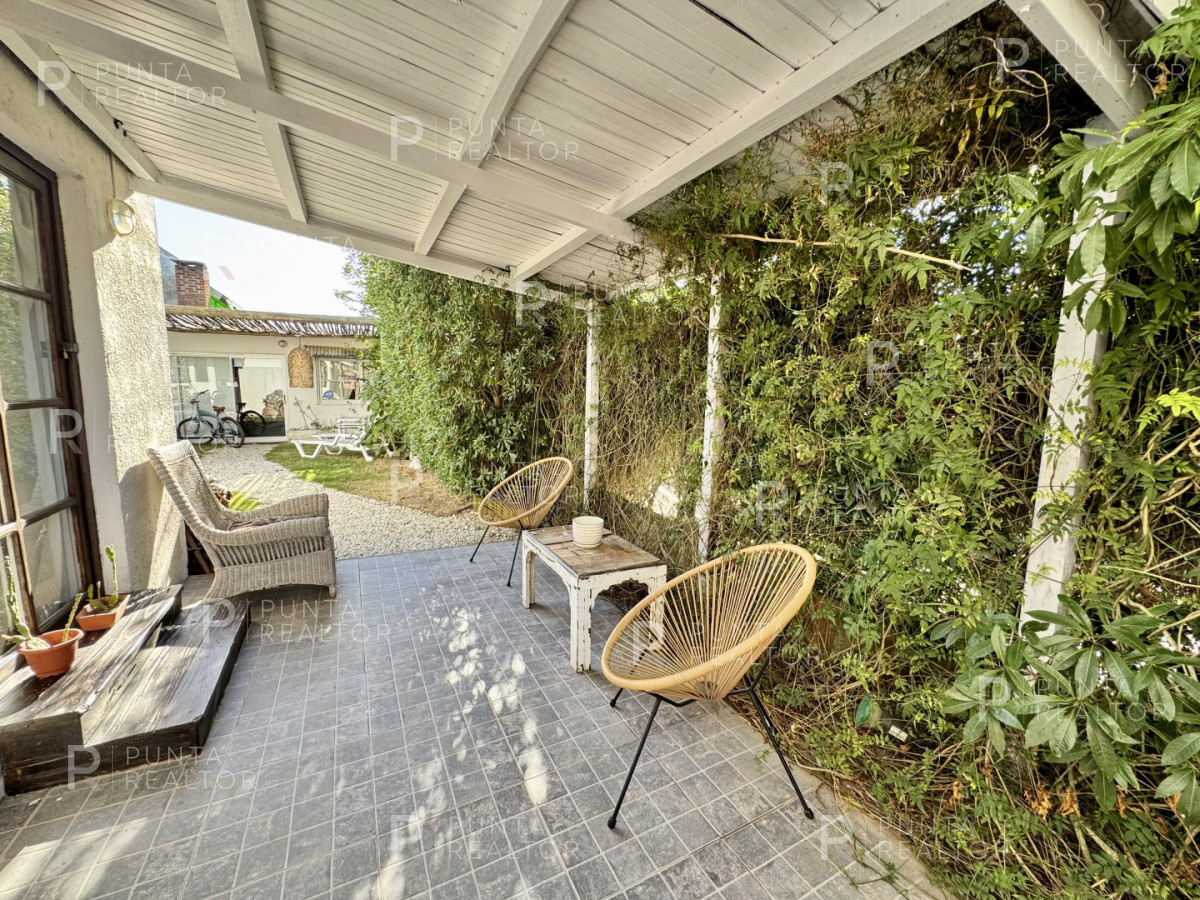 Casa ID.138 - Casa Venta 4 dormitorios, El Tesoro, La Barra, Uruguay