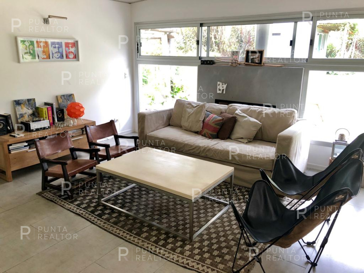 Casa ID.535 - Casa Venta, 3 dormitorios, 2 baños, El Tesoro, La Barra