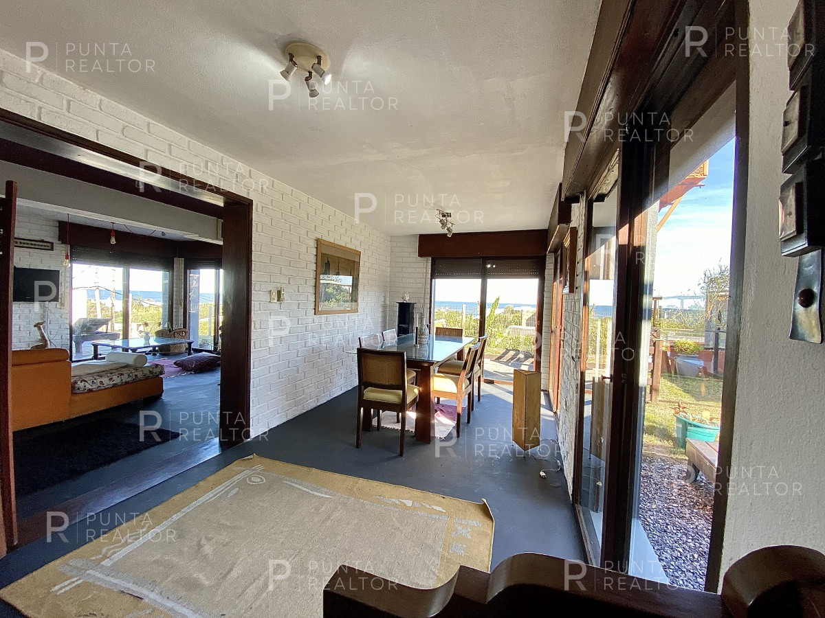 Casa ID.807 - Casa Venta 5 dormitorios, Altos de Punta Piedras, Manantiales, Uruguay