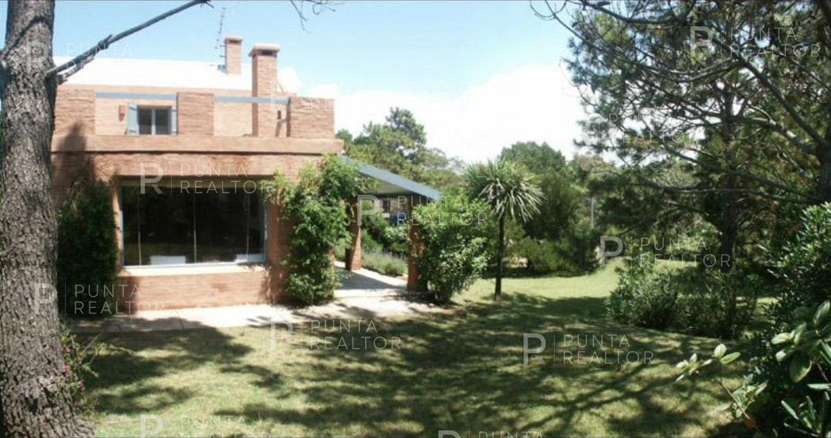 Casa ID.144 - Casa Venta, 4 dormitorios, La Barra, Uruguay