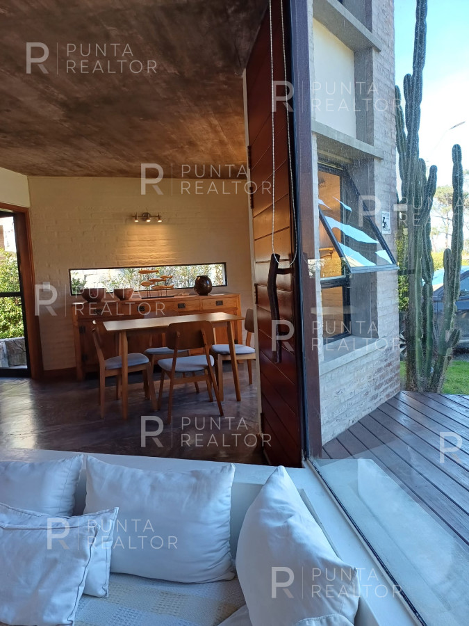 Casa ID.502 - casa Alquiler 4 dormitorios, Pileta, Montoya, La Barra, Uruguay