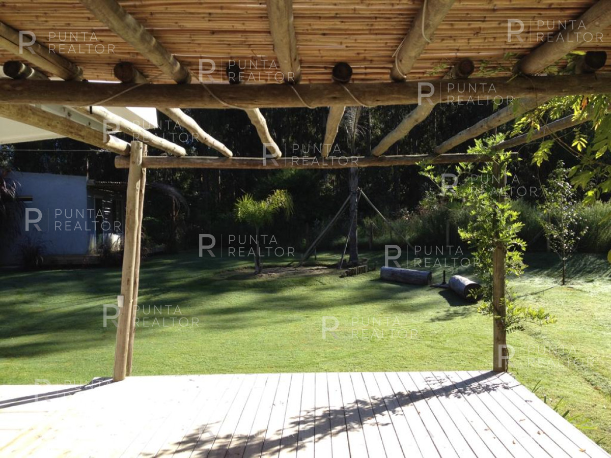 Casa ID.535 - Casa Venta, 3 dormitorios, 2 baños, El Tesoro, La Barra