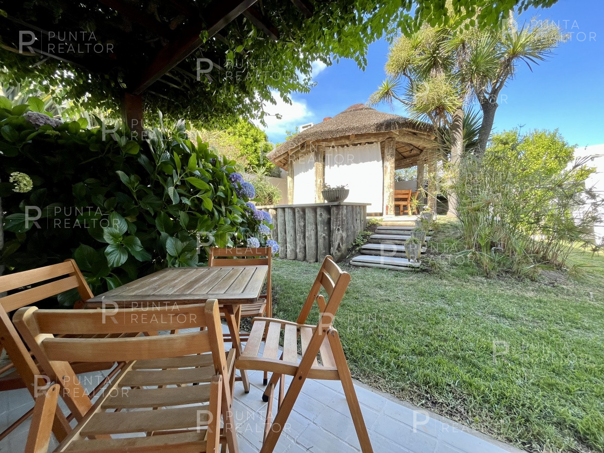 Casa ID.259 - Casa alquiler 4 dormitorios Pileta, La Barra, Uruguay