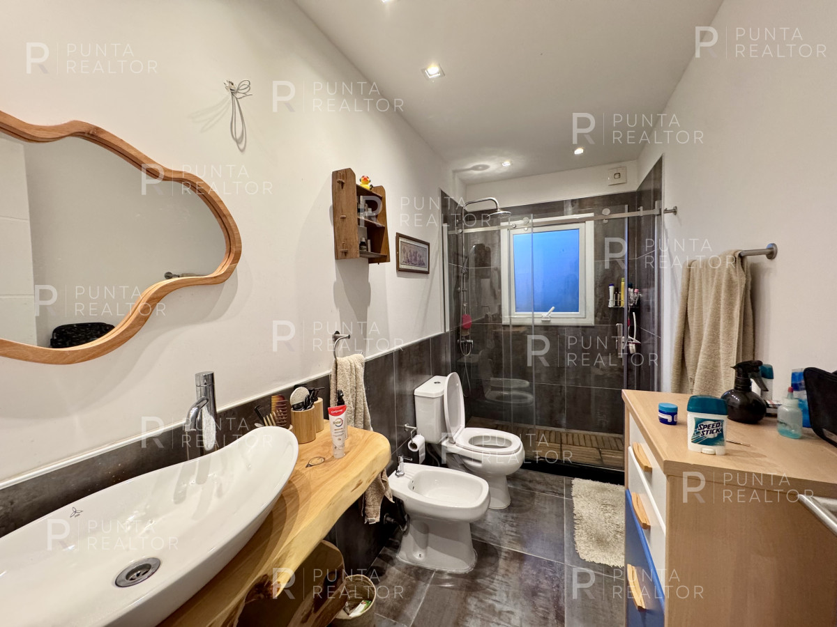 Casa ID.2518 - Alquiler Casa, 2 Dormitorios, La Barra, Punta Del Este, Uruguay  