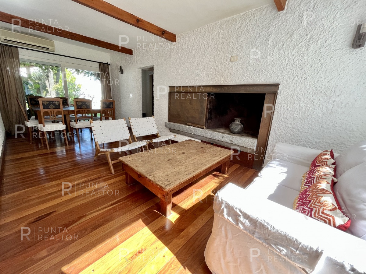 Casa ID.259 - Casa alquiler 4 dormitorios Pileta, La Barra, Uruguay