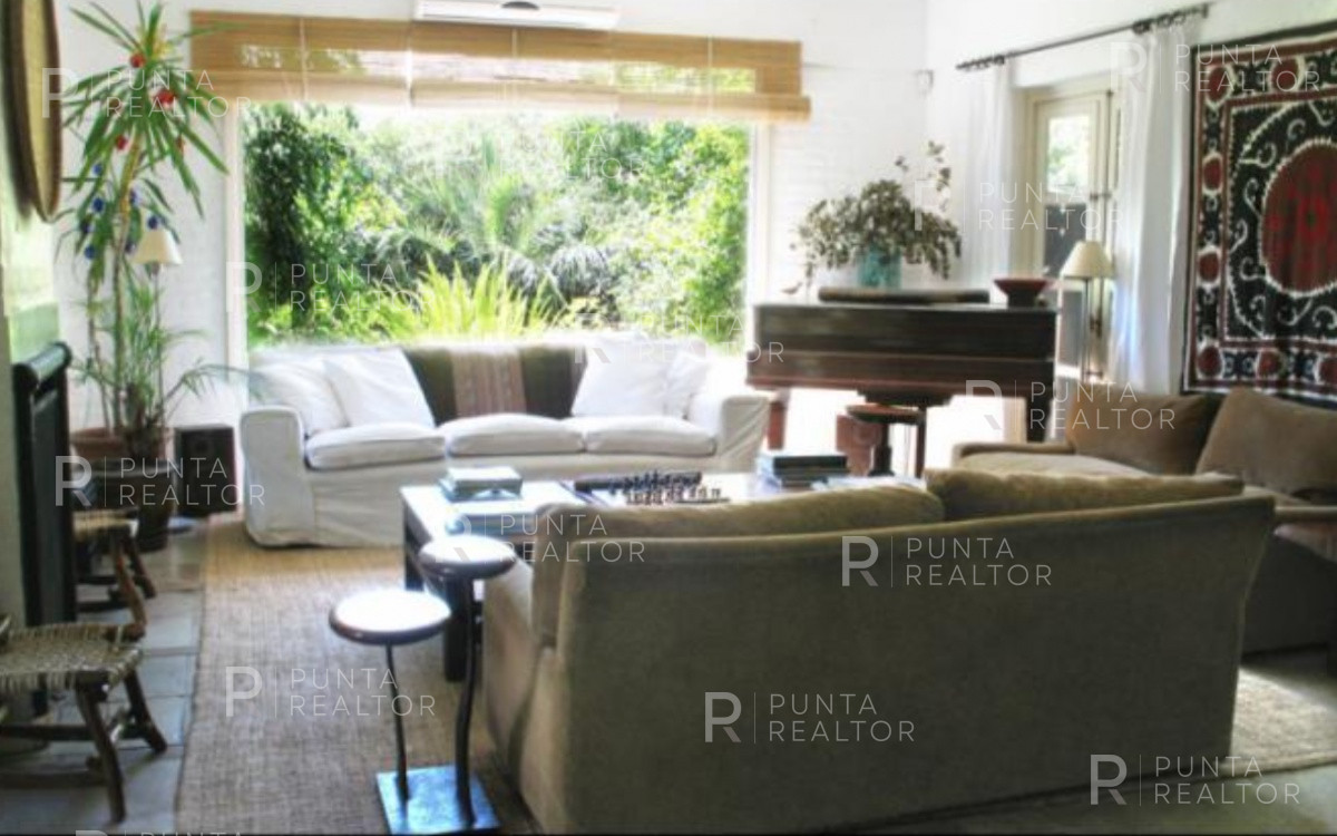 Casa ID.144 - Casa Venta, 4 dormitorios, La Barra, Uruguay