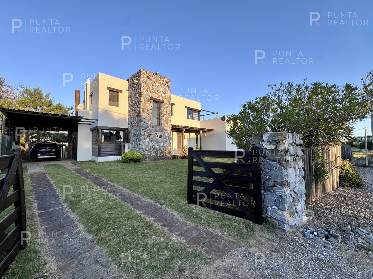 Casa ID.1318 - Casa Venta 4 dormitorios, Pileta, Arenas de José Ignacio, José Ignacio, Uruguay