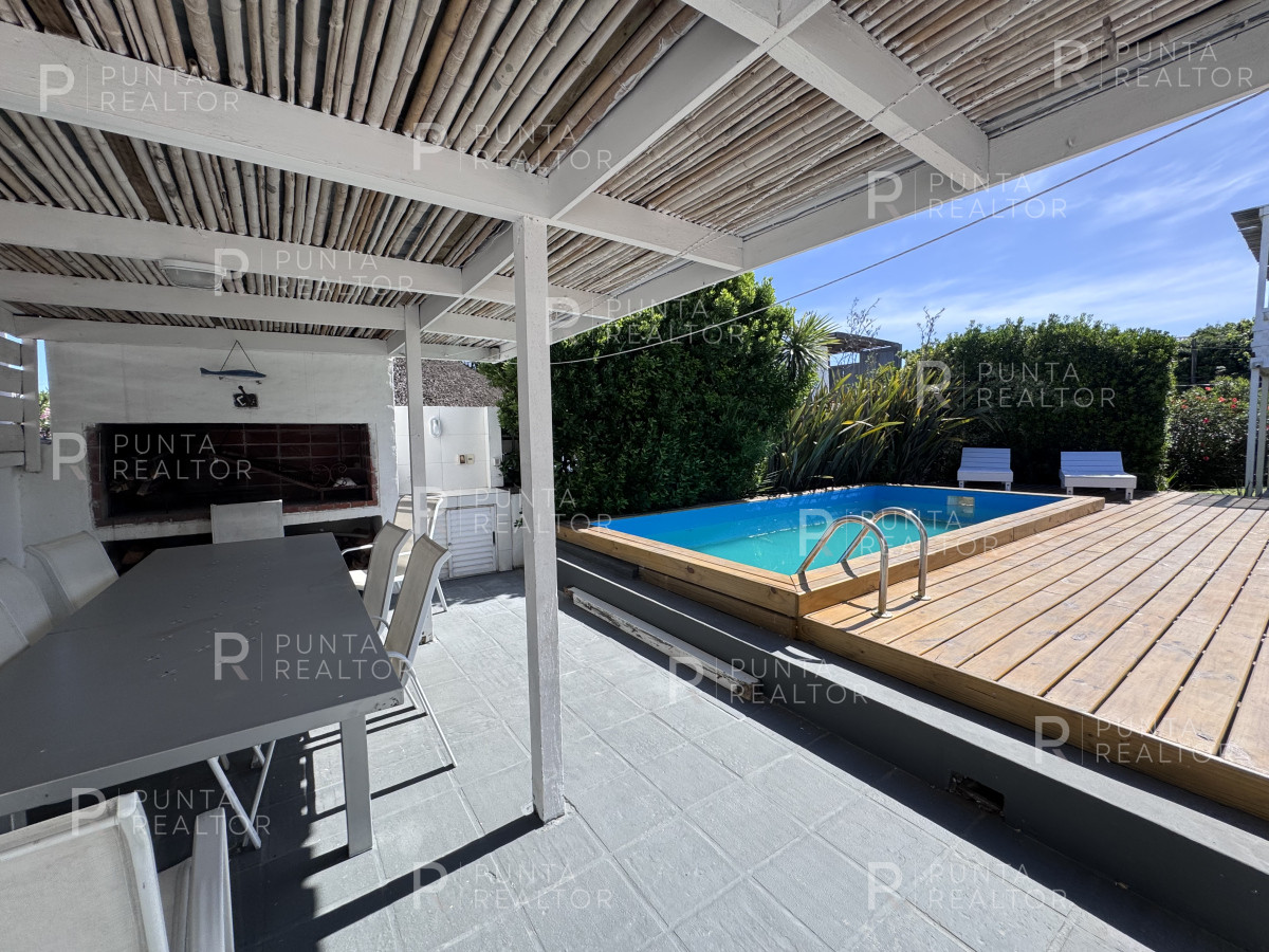 Casa ID.1367 - Casa alquiler, 4 dormitorios, pileta, La Barra, Uruguay, FEBRERO, CARNAVAL