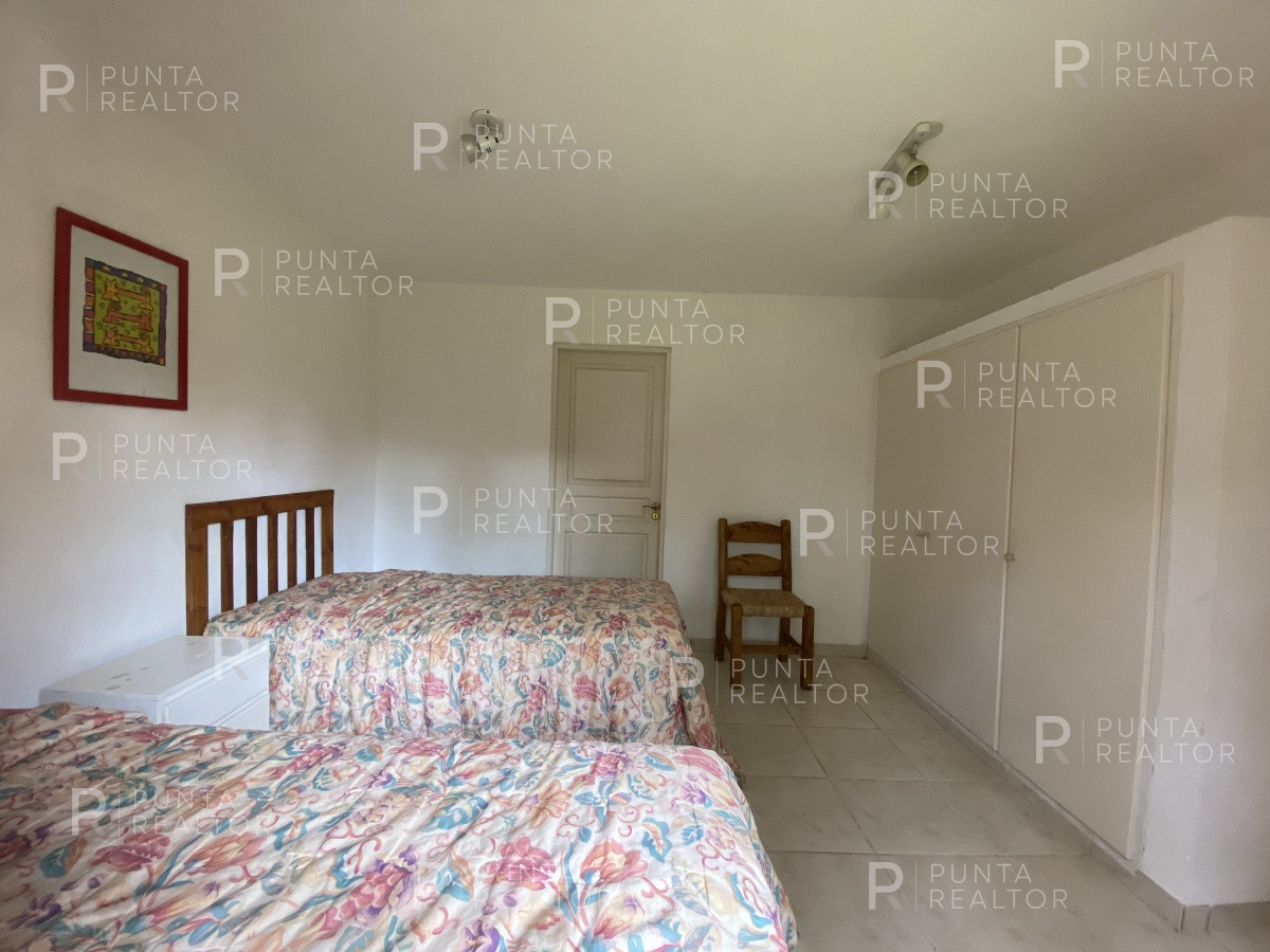 Casa ID.887 - Casa alquiler 6 dormitorios La Barra, Punta del Este, Uruguay