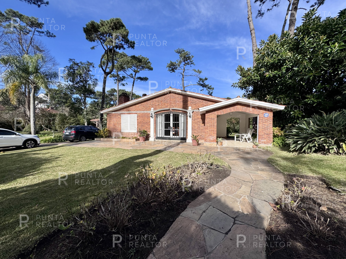 Casa ID.2339 - Casa Venta, 5 dormitorios, Punta del Este, Uruguay