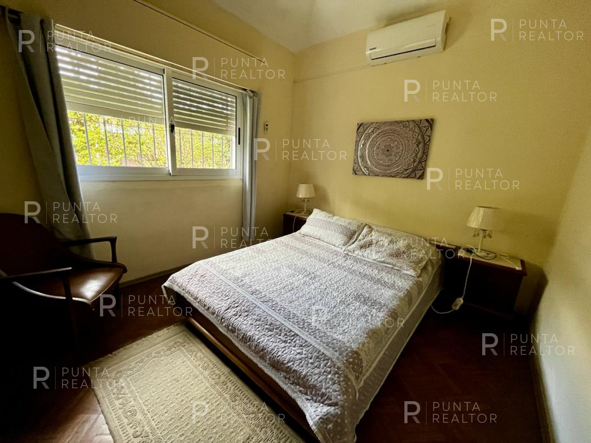 Casa ID.2454 - Casa Alquiler, 3 Dormitorios, Pileta climatizada, Playa Mansa, Punta del Este, Uruguay