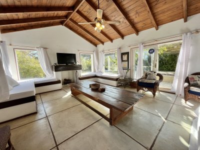 Amplia casa en venta en La Barra, Uruguay