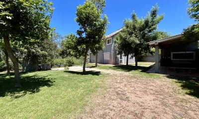 Gran casa en venta en El Chorro, Manantiales, Uruguay