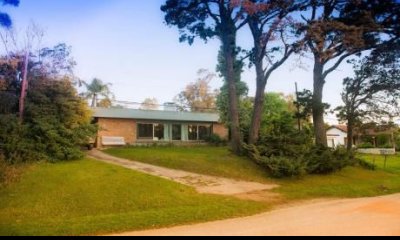 Casa en venta en Playa Mansa, Punta del Este, Uruguay