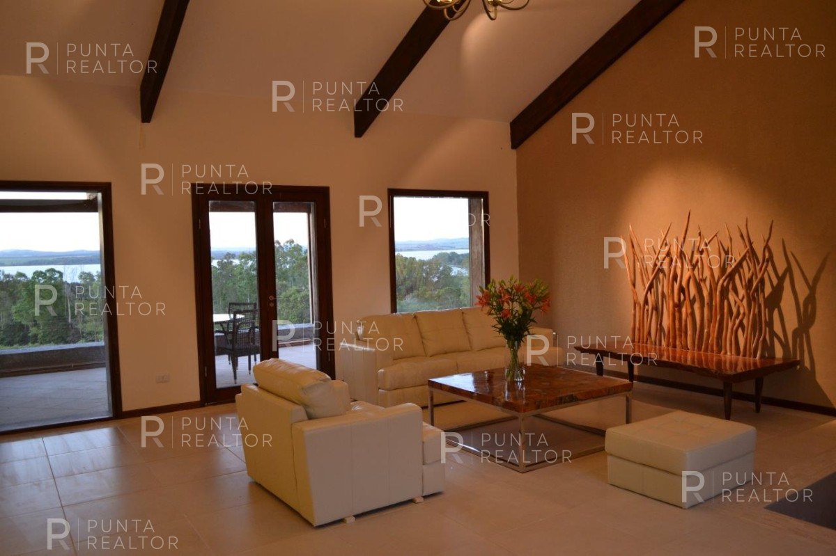 Chacra ID.827 - Espectacular chacra en Sierra de la Ballena en venta y alquiler