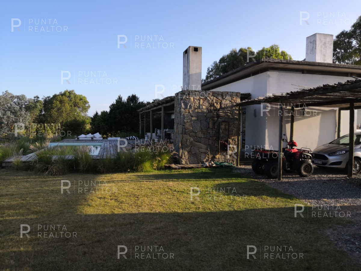 Chacra ID.363 - Chacra casa alquiler,  4 dormitorios, pileta, José Ignacio, Uruguay