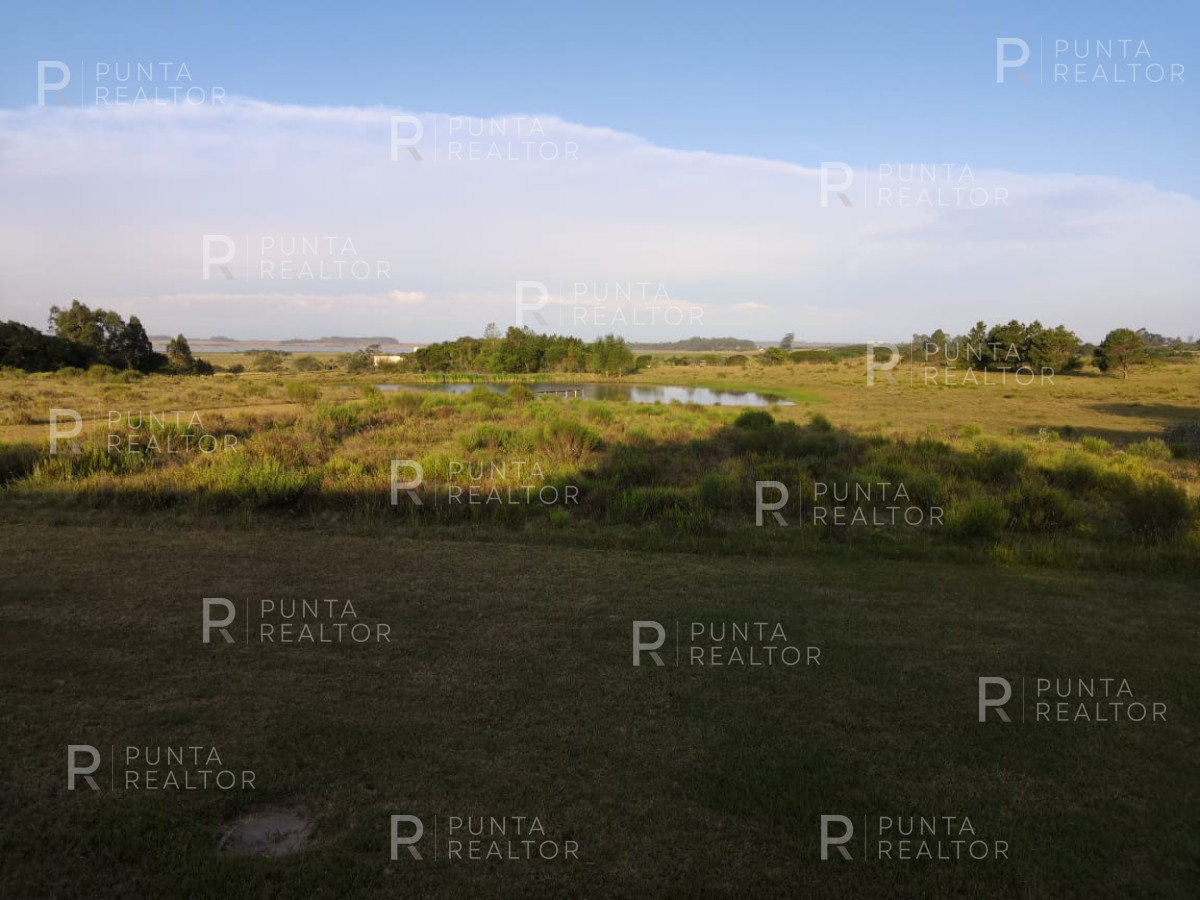 Chacra ID.363 - Chacra casa alquiler,  4 dormitorios, pileta, José Ignacio, Uruguay