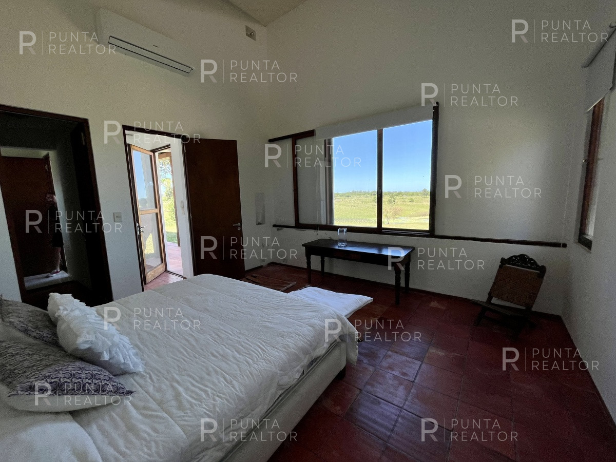 Chacra ID.1386 - Chacra  Casa alquiler, 12 dormitorios, cancha de Tenis, José Ignacio, Alquiler