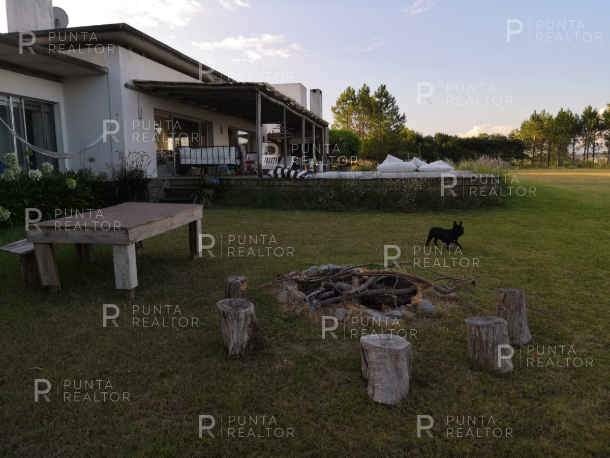 Chacra ID.363 - Chacra casa alquiler,  4 dormitorios, pileta, José Ignacio, Uruguay