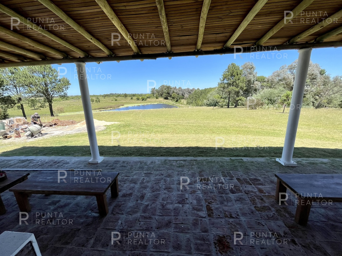 Chacra ID.1386 - Chacra  Casa alquiler, 12 dormitorios, cancha de Tenis, José Ignacio, Alquiler