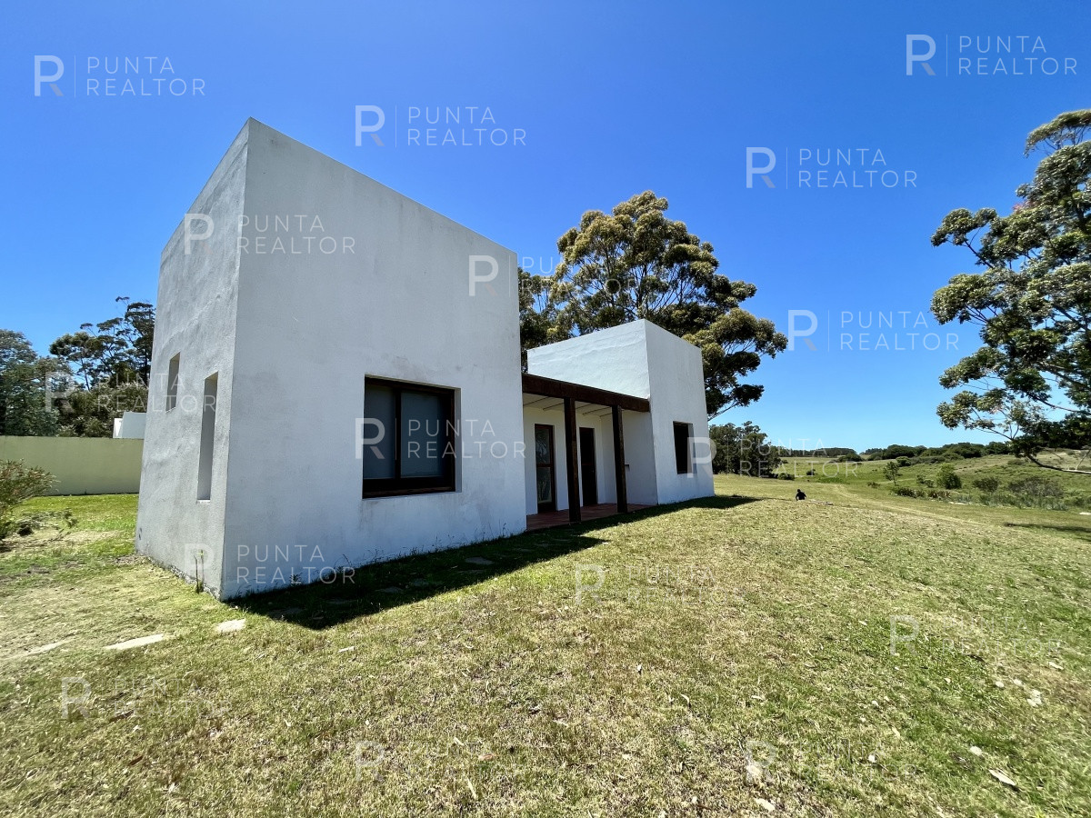 Chacra ID.1386 - Chacra  Casa alquiler, 12 dormitorios, cancha de Tenis, José Ignacio, Alquiler