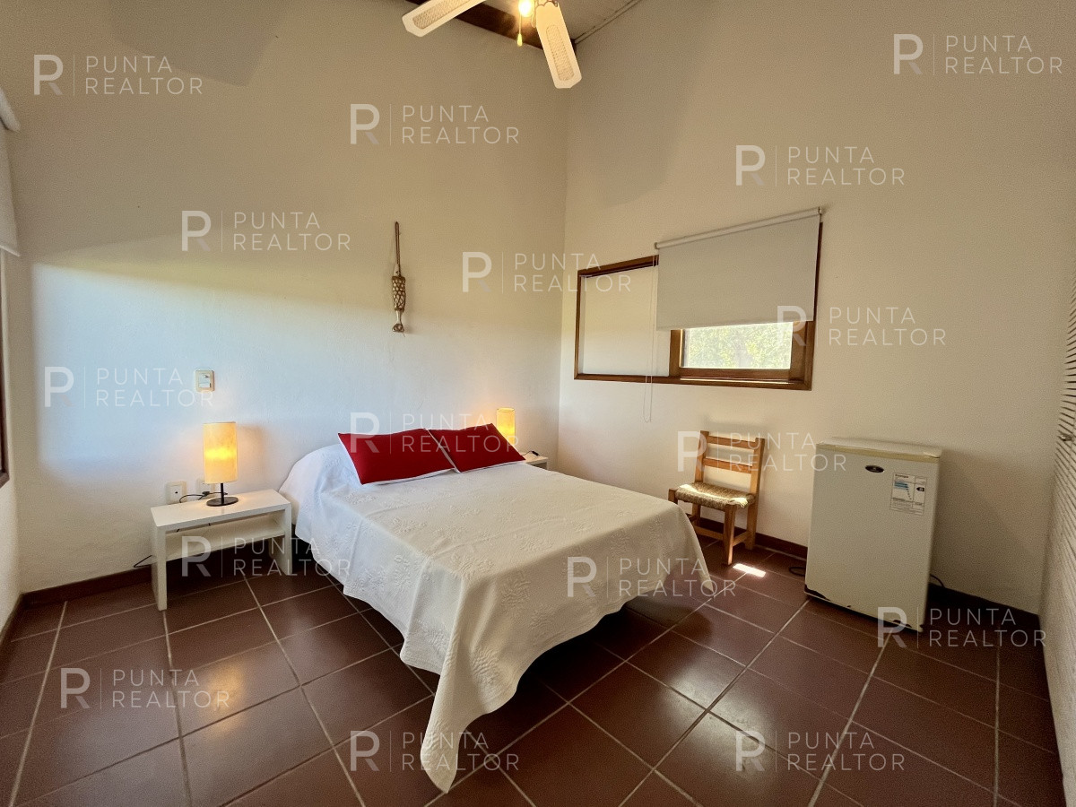 Chacra ID.1386 - Chacra  Casa alquiler, 12 dormitorios, cancha de Tenis, José Ignacio, Alquiler