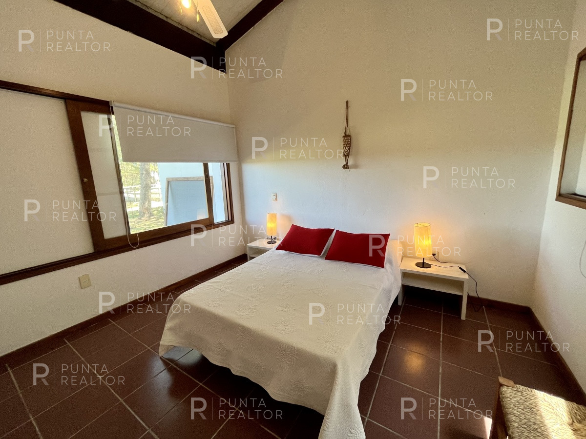 Chacra ID.1386 - Chacra  Casa alquiler, 12 dormitorios, cancha de Tenis, José Ignacio, Alquiler
