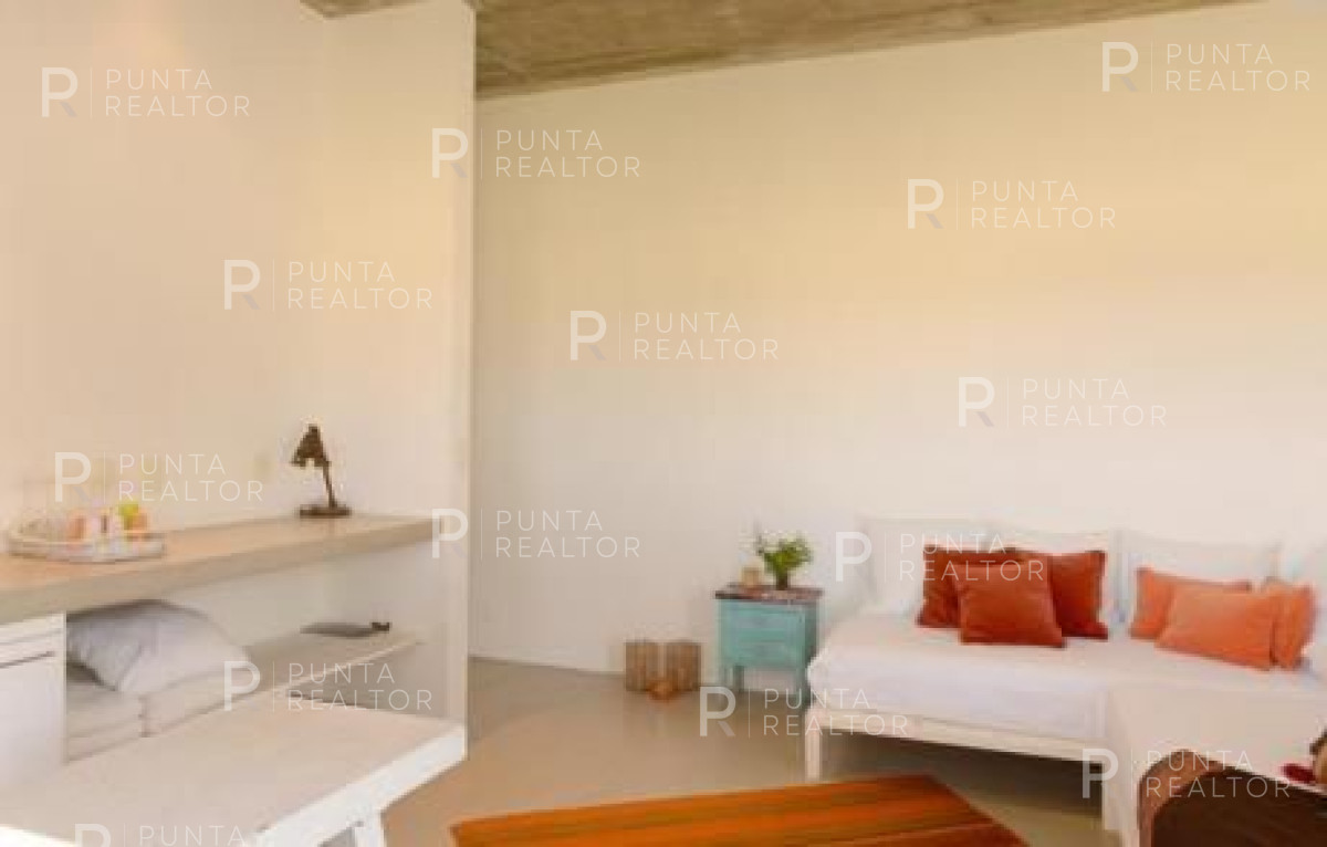 Chacra ID.363 - Chacra casa alquiler,  4 dormitorios, pileta, José Ignacio, Uruguay