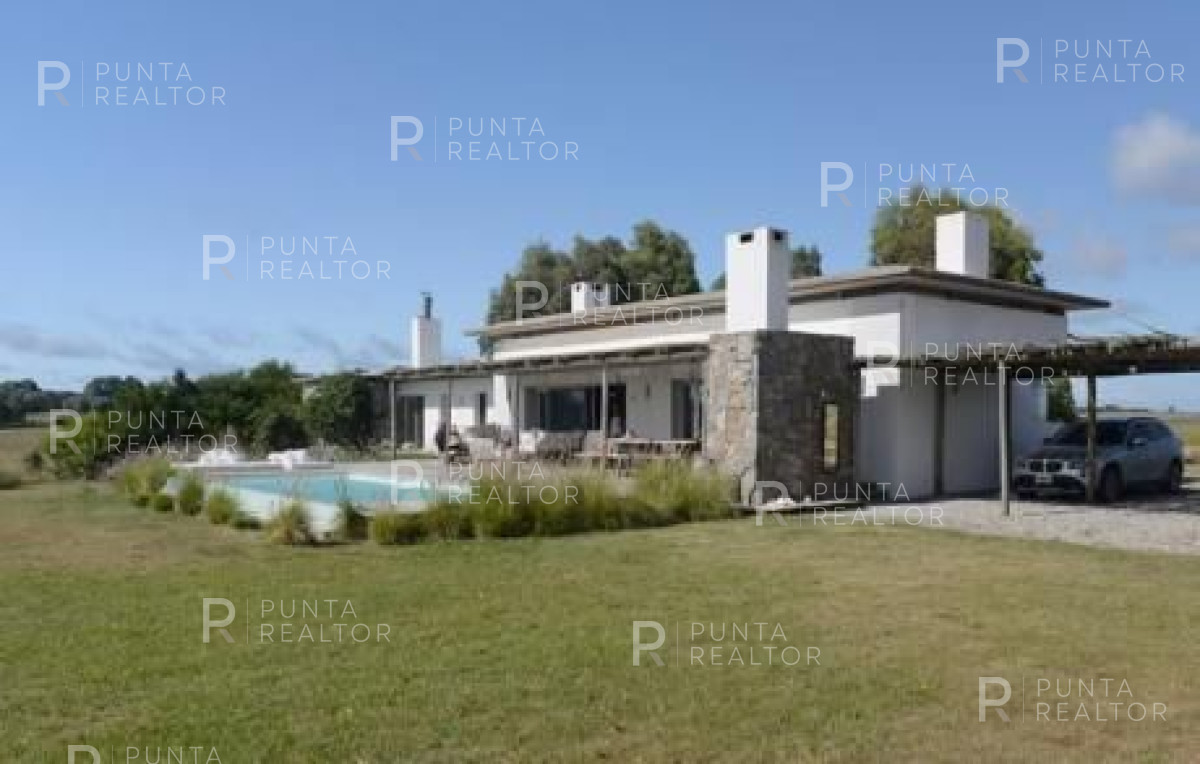 Chacra ID.363 - Chacra casa alquiler,  4 dormitorios, pileta, José Ignacio, Uruguay
