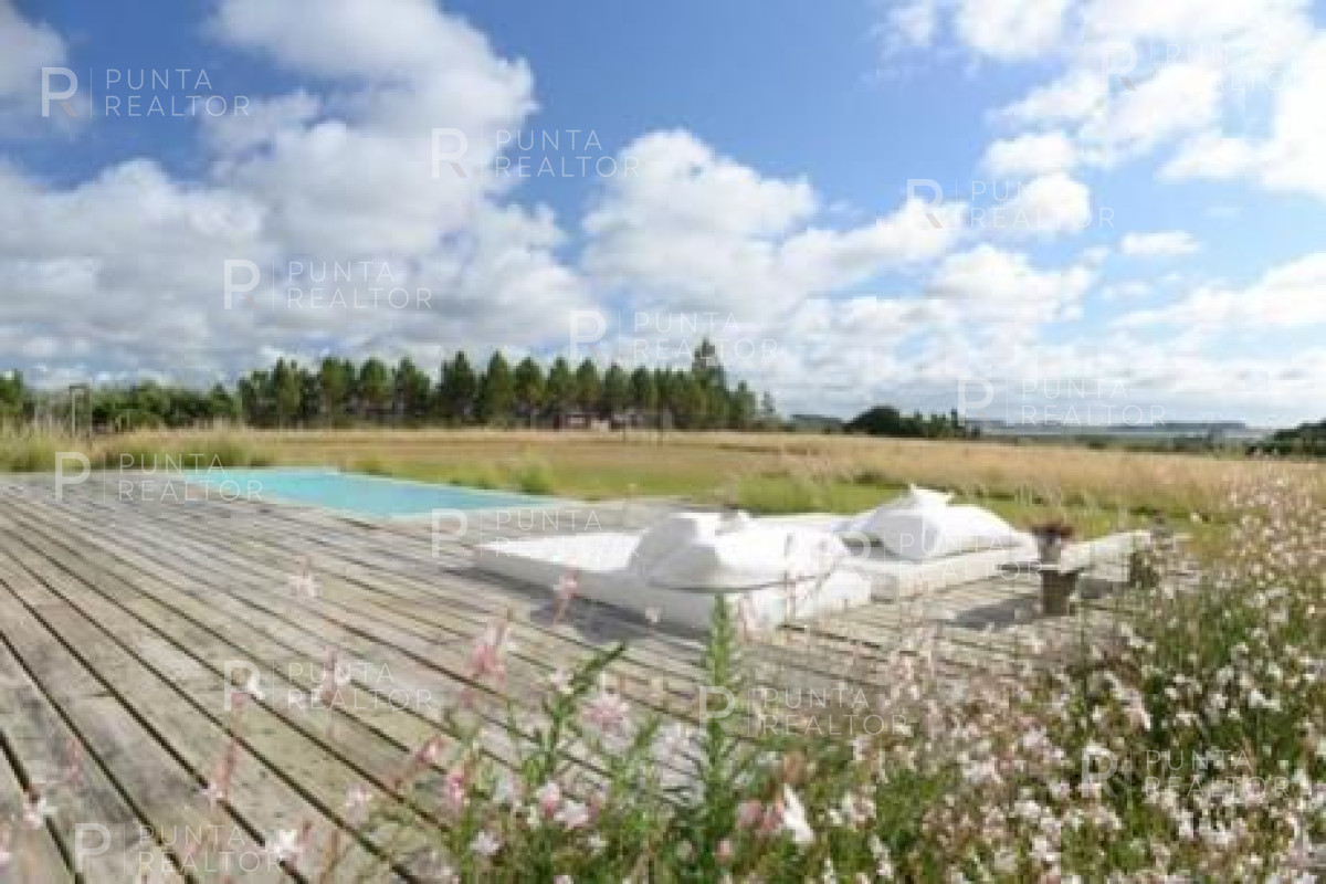 Chacra ID.363 - Chacra casa alquiler,  4 dormitorios, pileta, José Ignacio, Uruguay